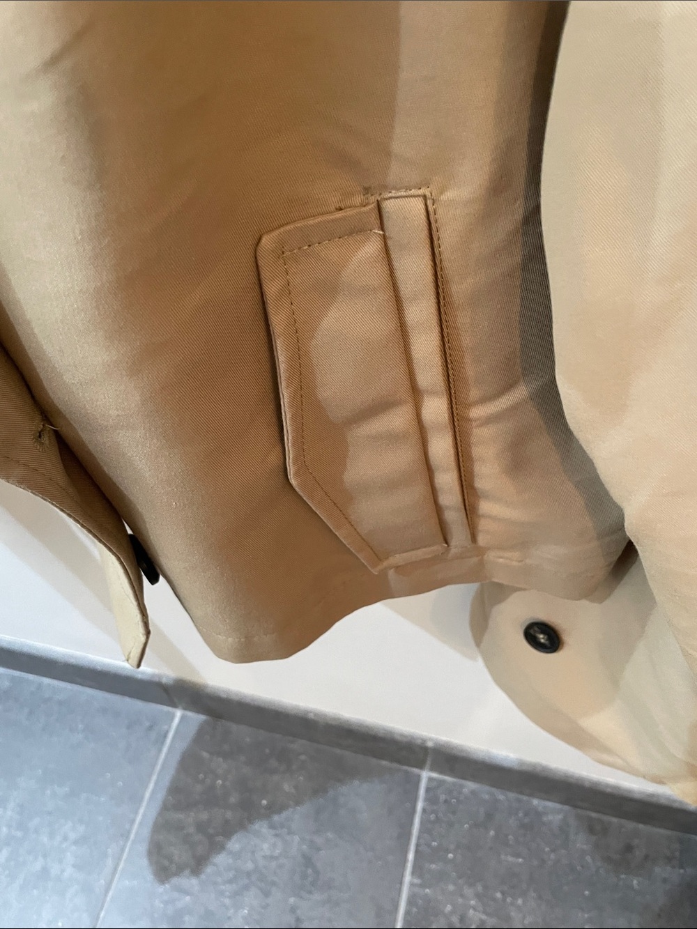 ZARA Cropped Trench Coat in Beige - Picture 7 of 16